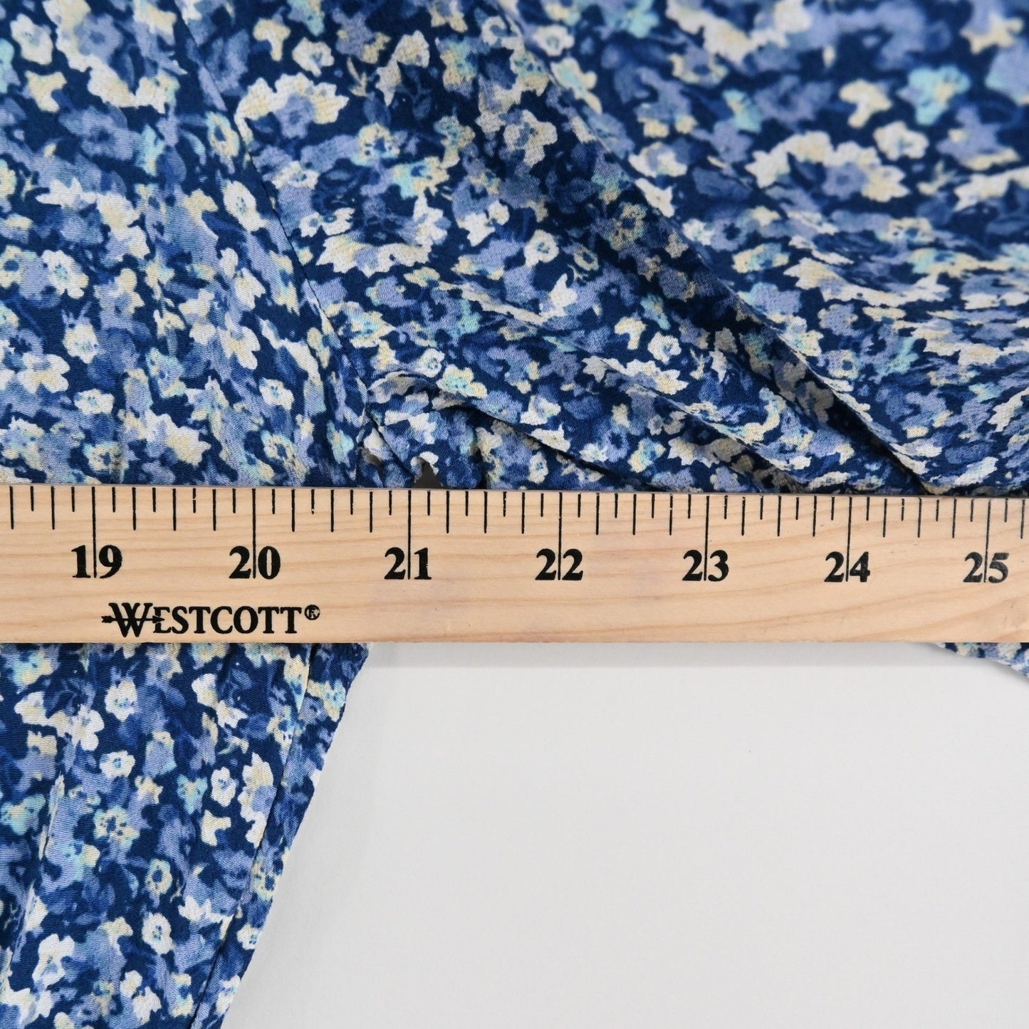 Rails Eliza Drawstring Waist Dress Size M Floral Blue Smocked Boho Chic Romantic