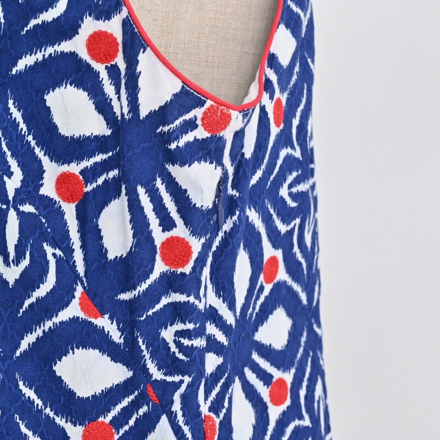 Vineyard Vines Whale Tail Tile Dress Size 14 Sleeveless Blue Red Floral Ikat