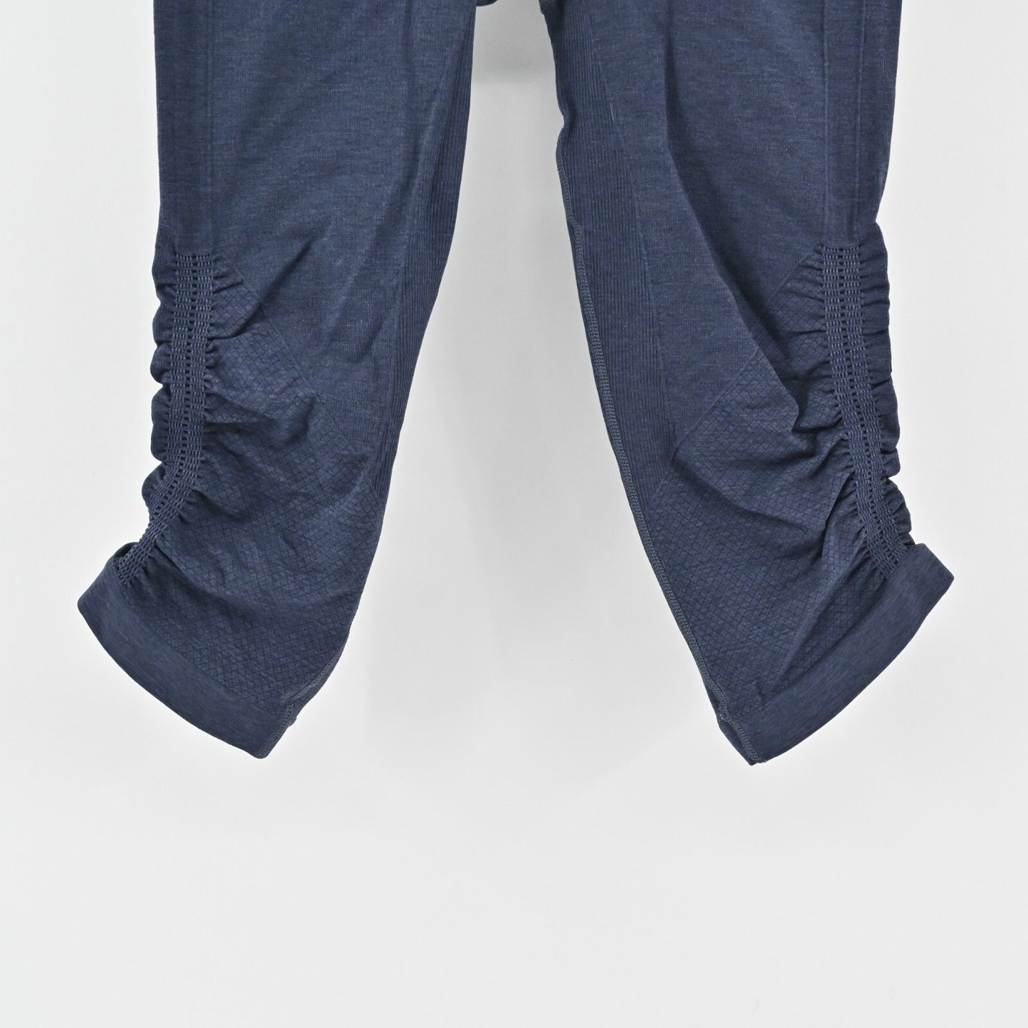 LULULEMON Leggings Womens Sz 6 In The Flow Cropped Seamless Navy Blue Atheletic