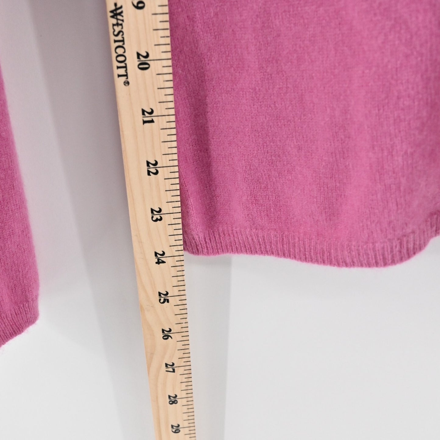 Vtg Womens Pink Cashmere Sweater Size L Knit Classic Preppy V Neck SUTTON STUDIO