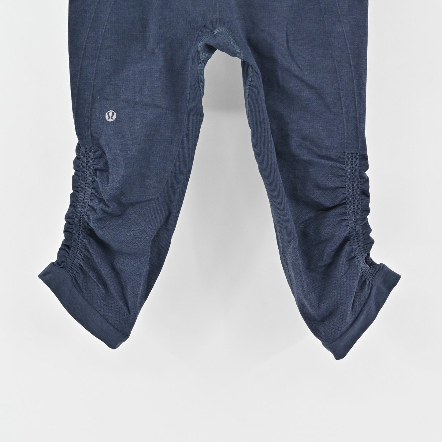 LULULEMON Leggings Womens Sz 6 In The Flow Cropped Seamless Navy Blue Atheletic