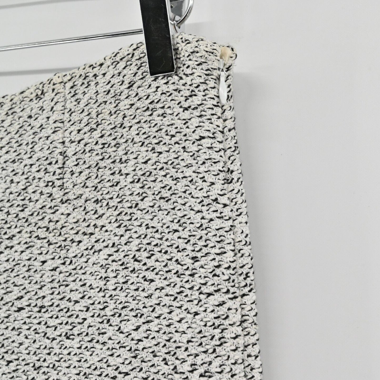ST JOHN Skirt Sz 8 Wool White Black Contrast Trim Speckled Knit Pencil Capsule