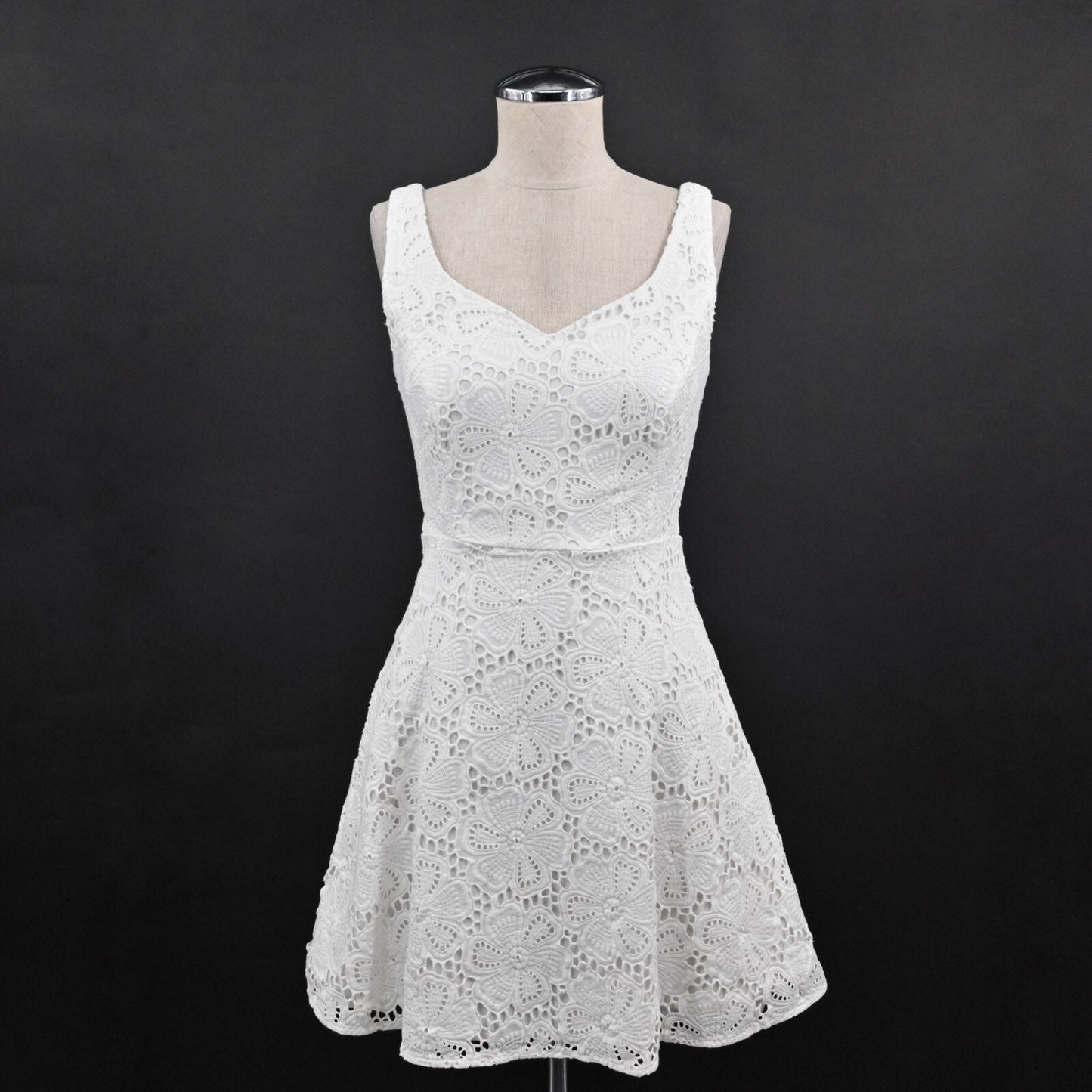 LILLY PULITZER Marla Dress Size 2 Resort White Floral Lace Sleeveless Fit Flare