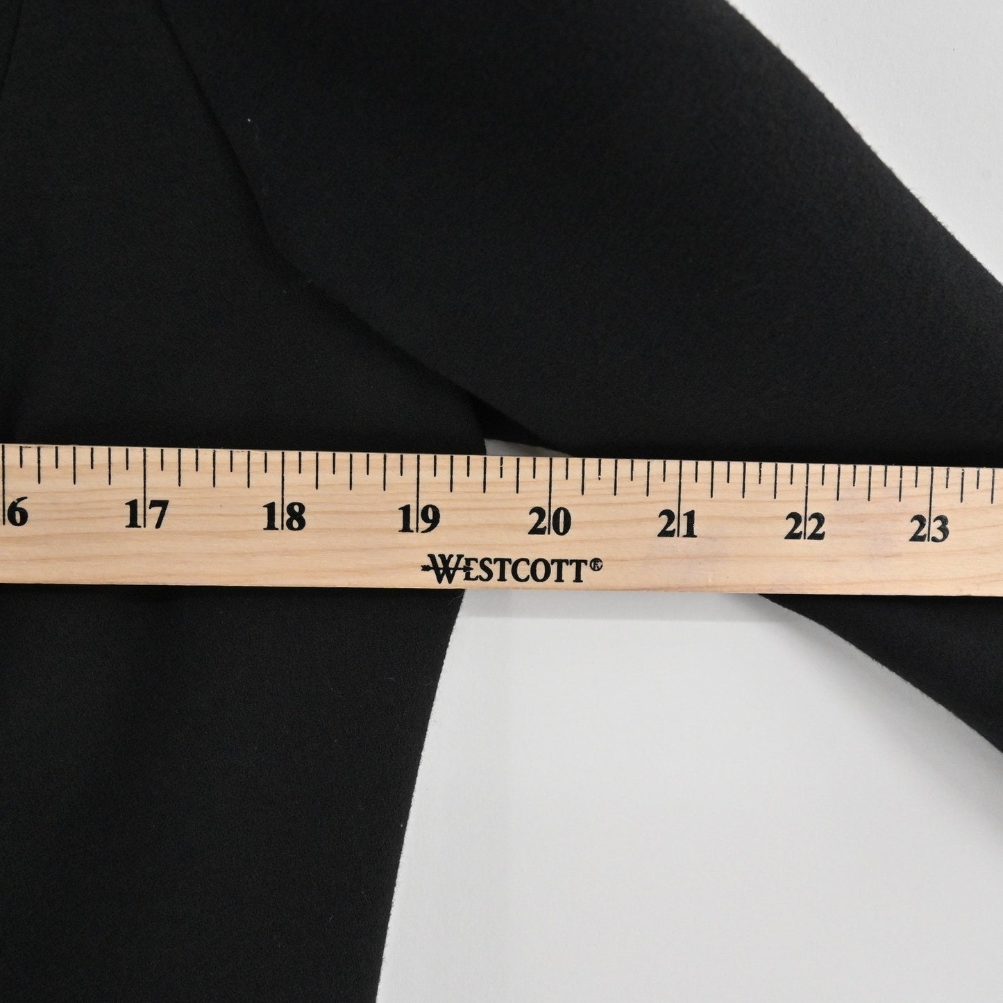 Badgley Mischka Beaded Jacket Size 6 Black Embellished Elegant Quiet Luxury Chic