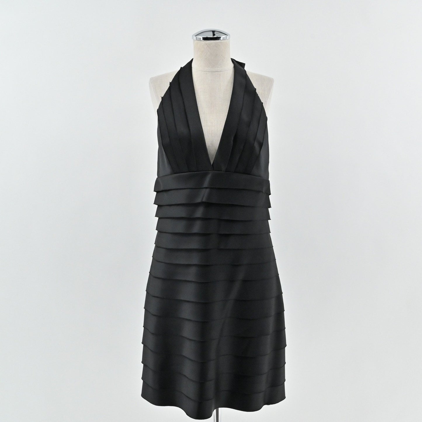 BCBGMAXAZRIA Silk Black Cocktail Dress Size 12 Tiered Elegant Sleeveless LBD