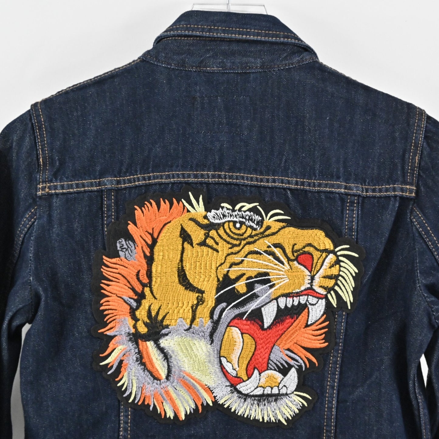 BANANA REPUBLIC Womens Embroidered Tiger Jacket Size XS Blue Denim Button Patch