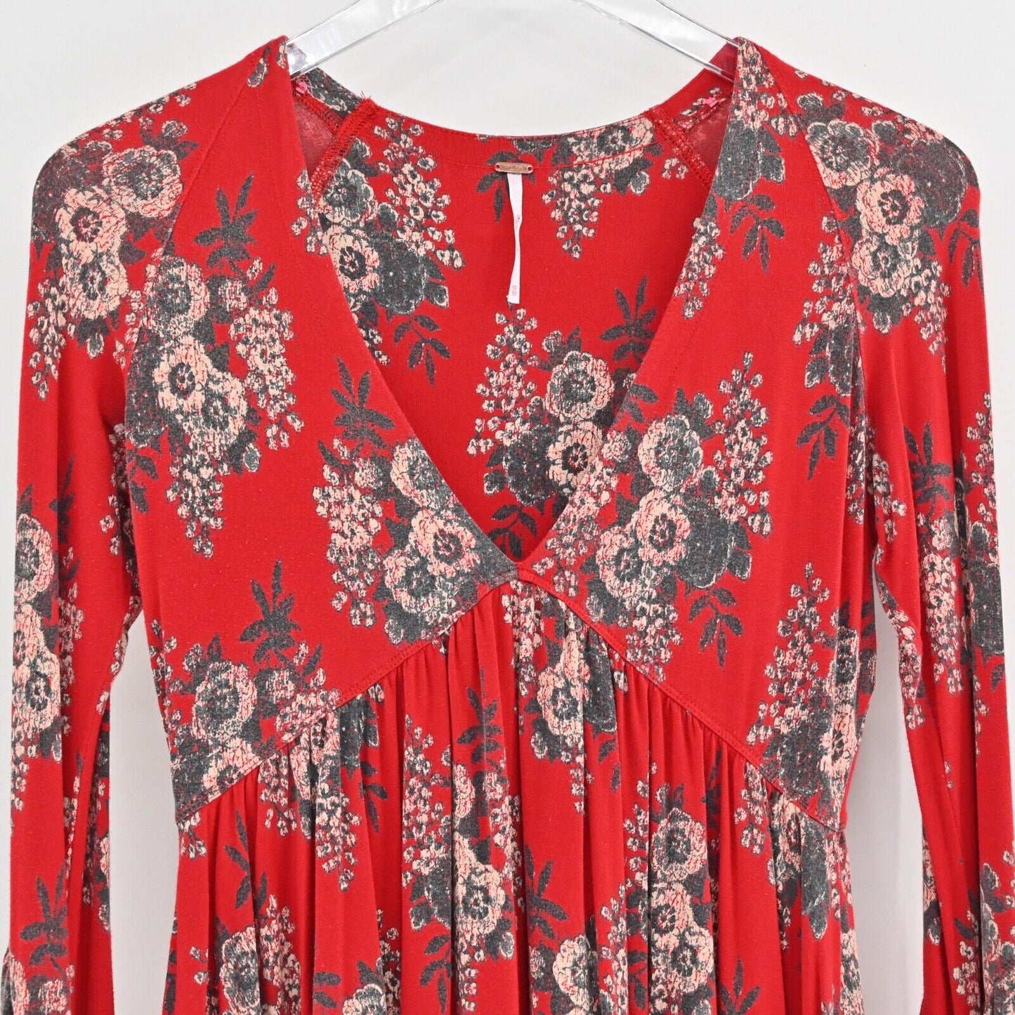 FREE PEOPLE Top Womens Size XS Speak Easy Red Floral V Neck Bell Sleeve Babydoll