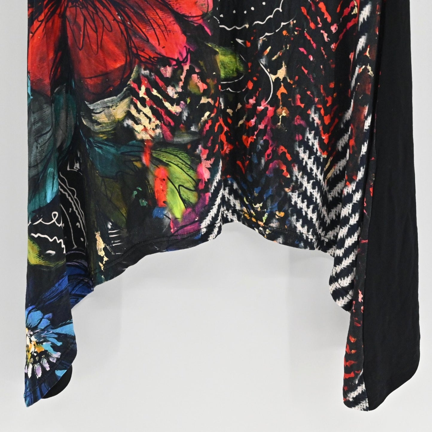 DESIGUAL Womens Asymmetrical Dress Sz S Black Floral Tropical Short Sleeve VNeck