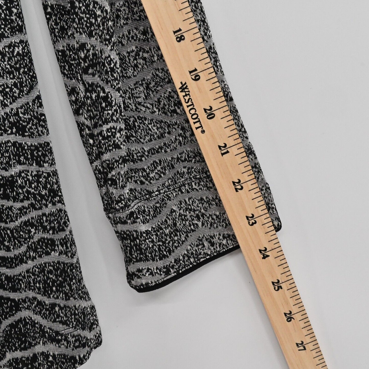 CHICOS Sweater Womens Size M Slinky Knit Long Sleeve Zebra Print Cardigan Jacket