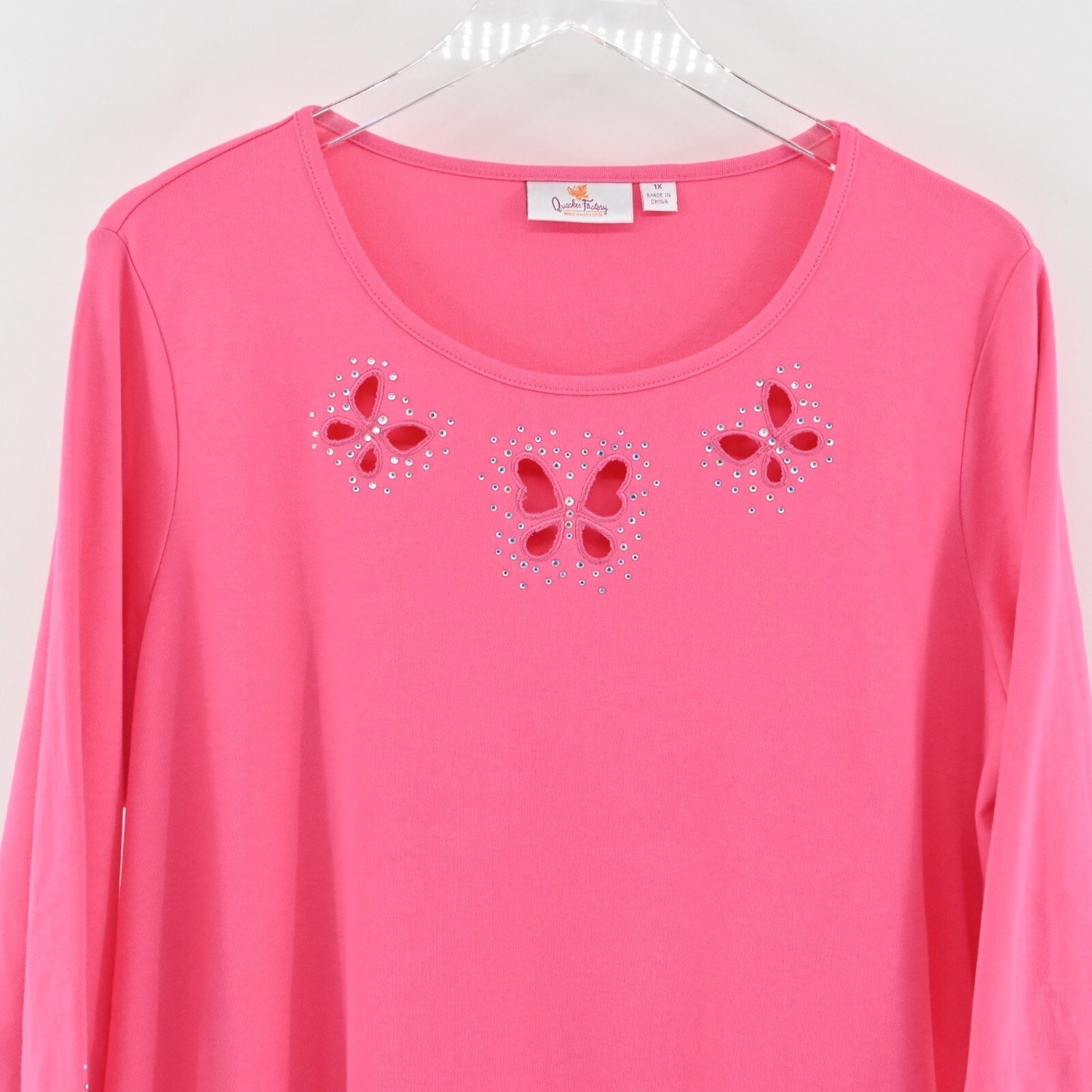 QUACKER FACTORY Top Womens Size 1X Pink Butterfly Cut Out Rhinestone Scoop Neck