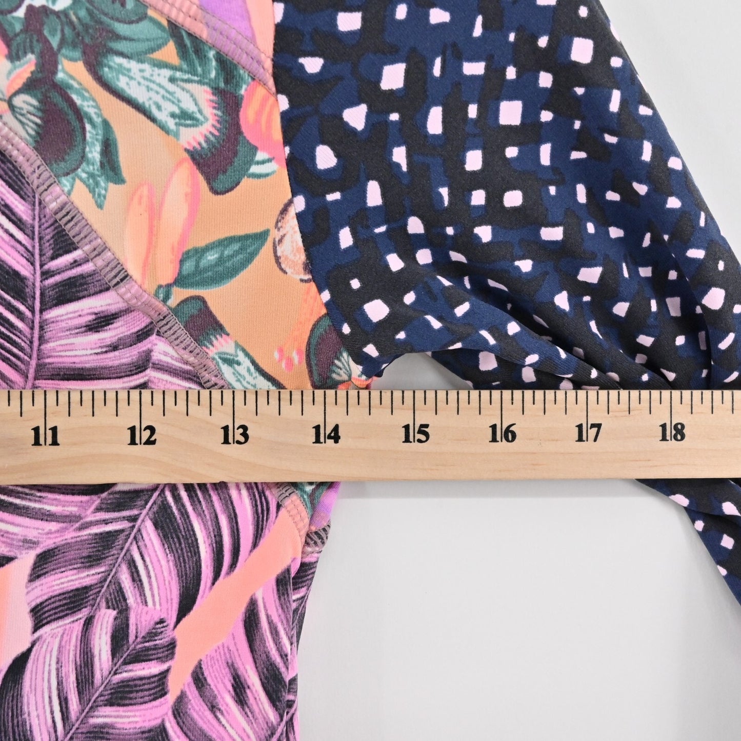 MAAJI Swim Top Womens Size M Rashguard Rum Punch Long Sleeve Multicolor Print