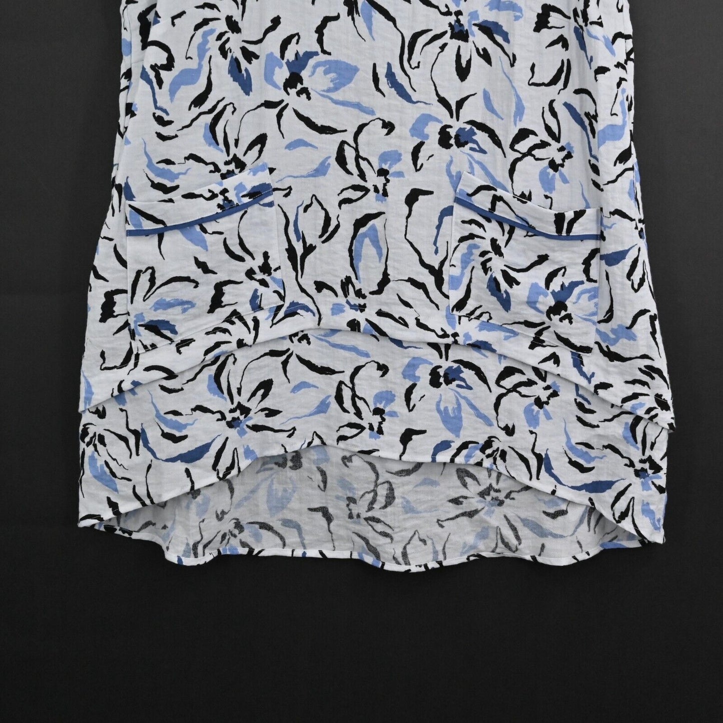 HABITAT Top Womens Size L Floral Blue Black Sleeveless Breathable Tiered Pockets