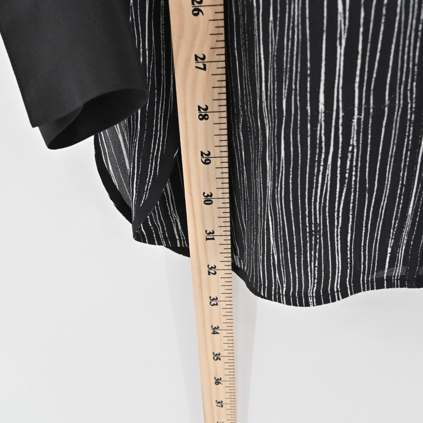 VINCE Womens Wavy Stripe Silk Top Sz S Black Long Sleeve Button Career Blouse