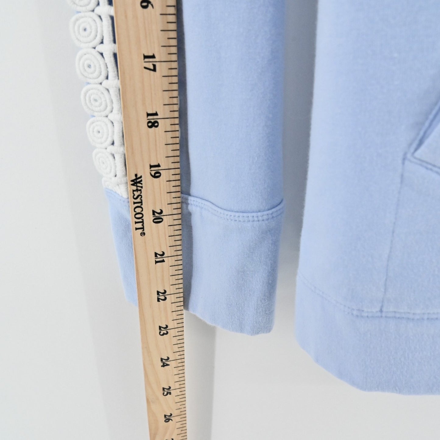 Lilly Pulitzer Womens Skipper Pullover Size S Crew Blue Embroidered Sweatshirt