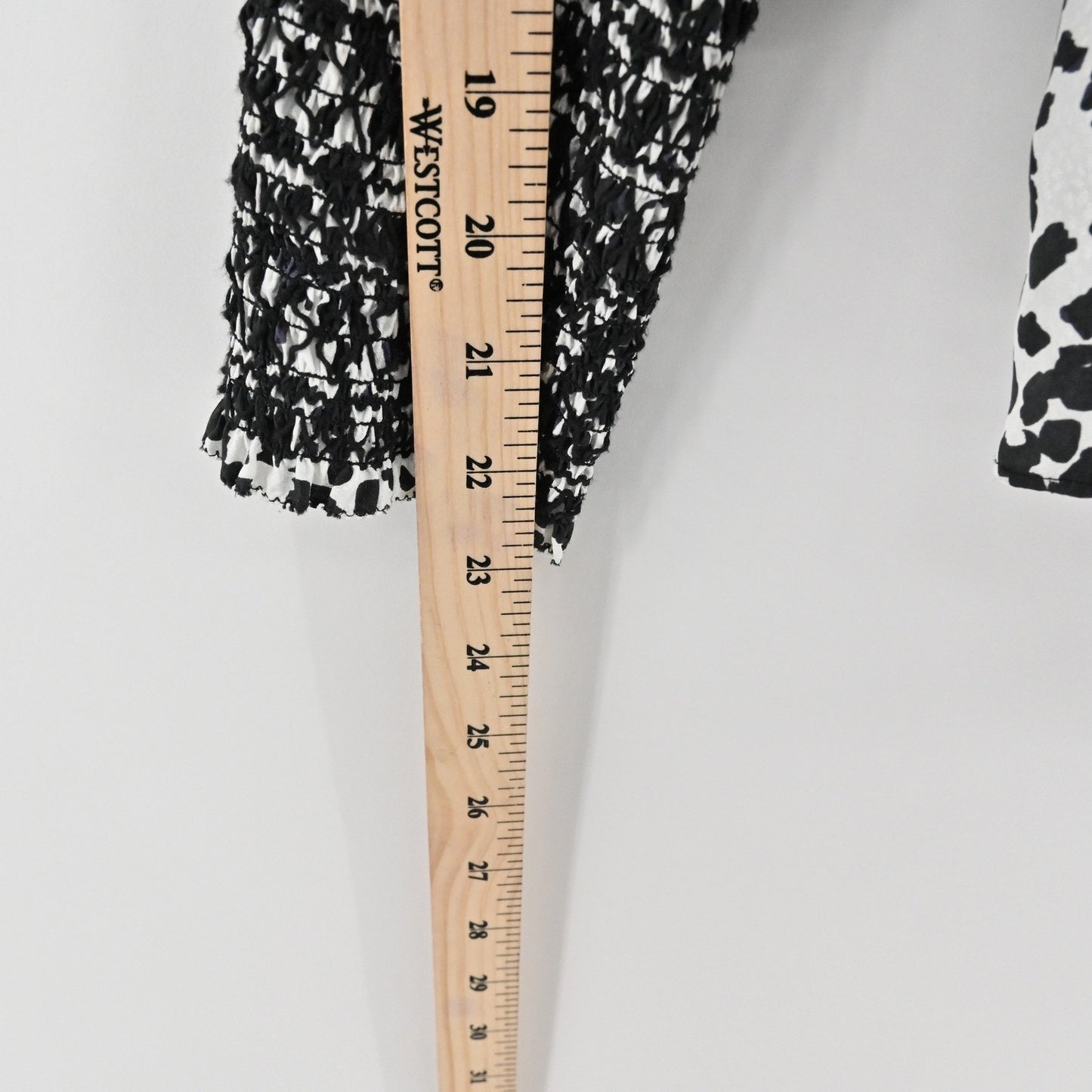 Marie Oliver Womens Silk Top Size XS Animal Print Black White Smocked Femnine