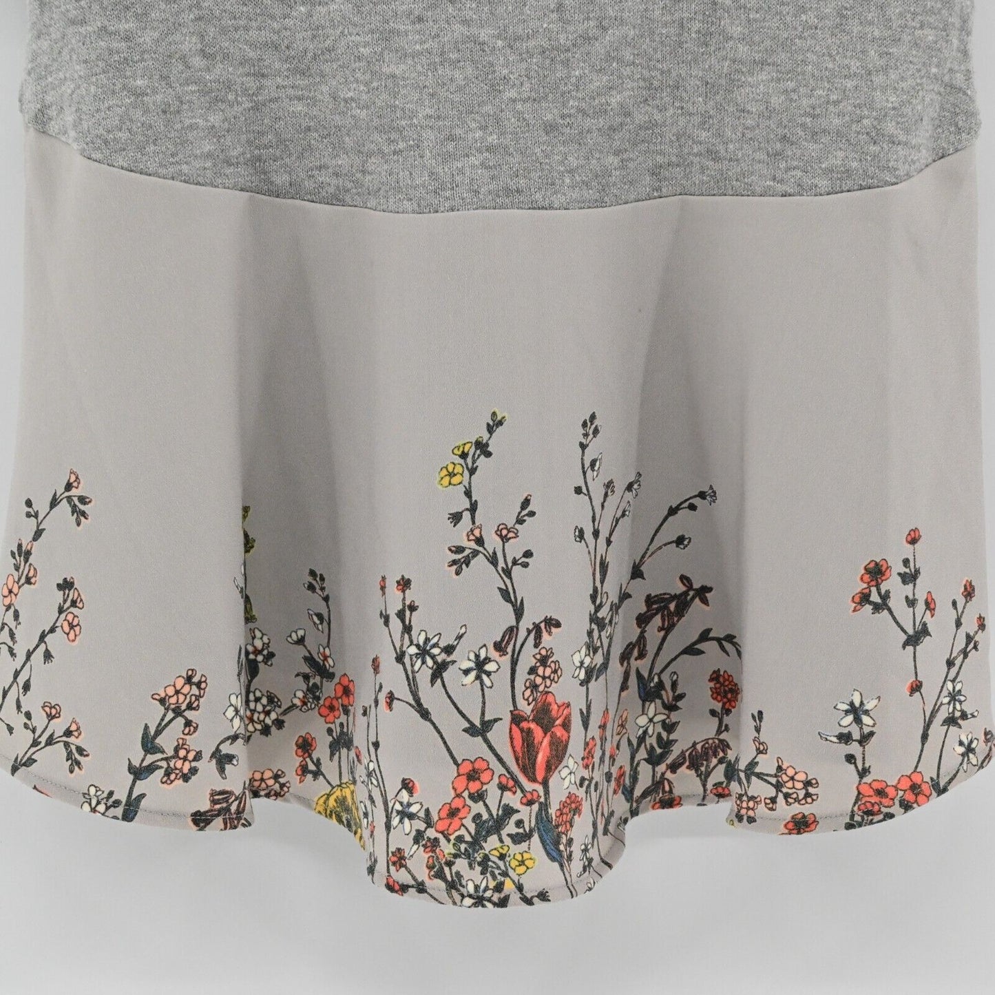 ANTHROPOLOGIE Top Womens Sz XS MOTH Blouse Gardenia Floral Grey Peplum Contrast