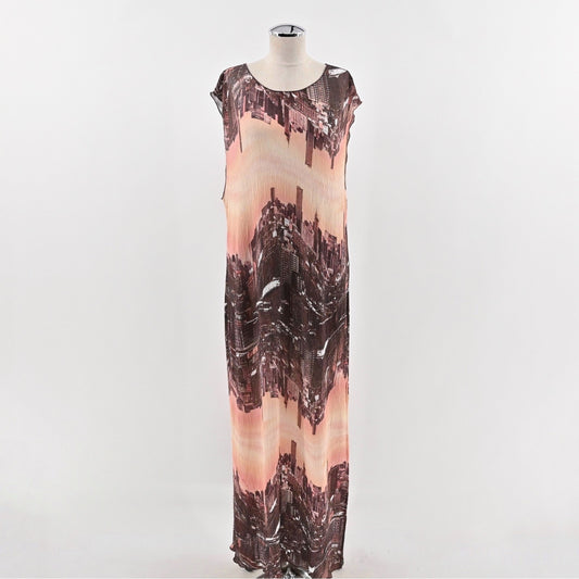 Urban Outfitters Lowkey Sleeveless Midi Dress Sz XL Crinkle Stretch City Skyline