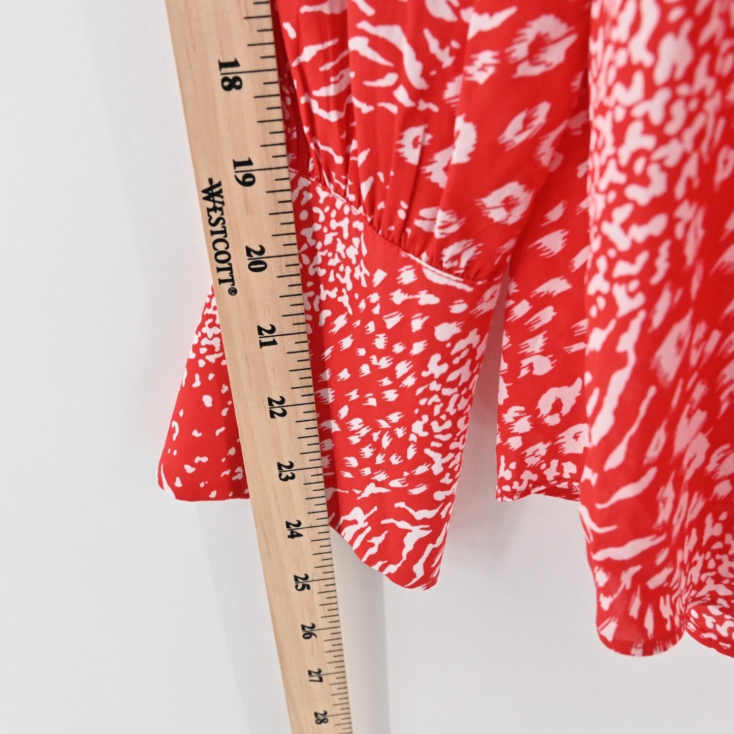 JOIE Top Womens Size L Tariana Viscose Leopard Print Blouse Cherry Red White