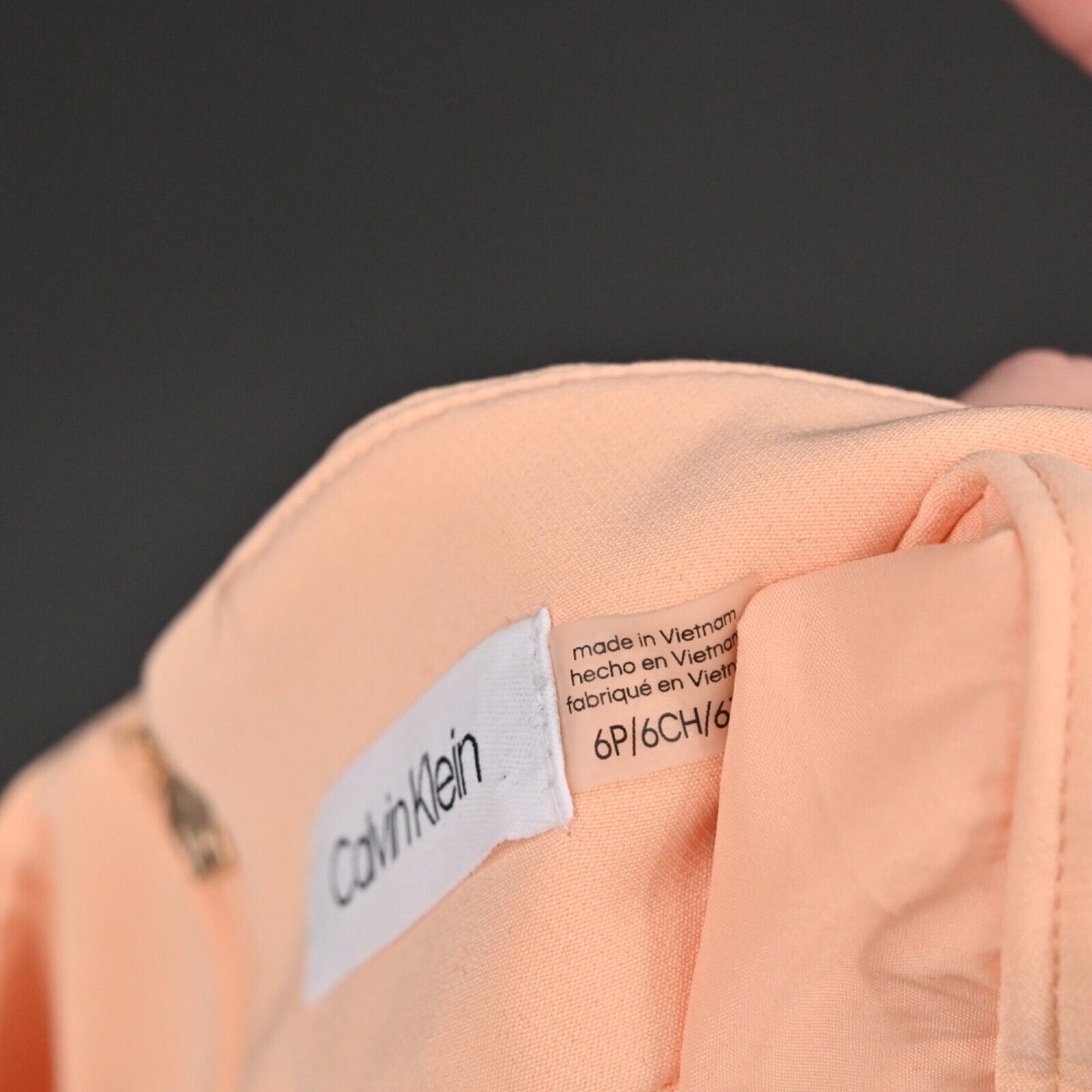 New CALVIN KLEIN Skirt Womens Size 6P Peach Coral Faux Wrap Pencil Pearl Button