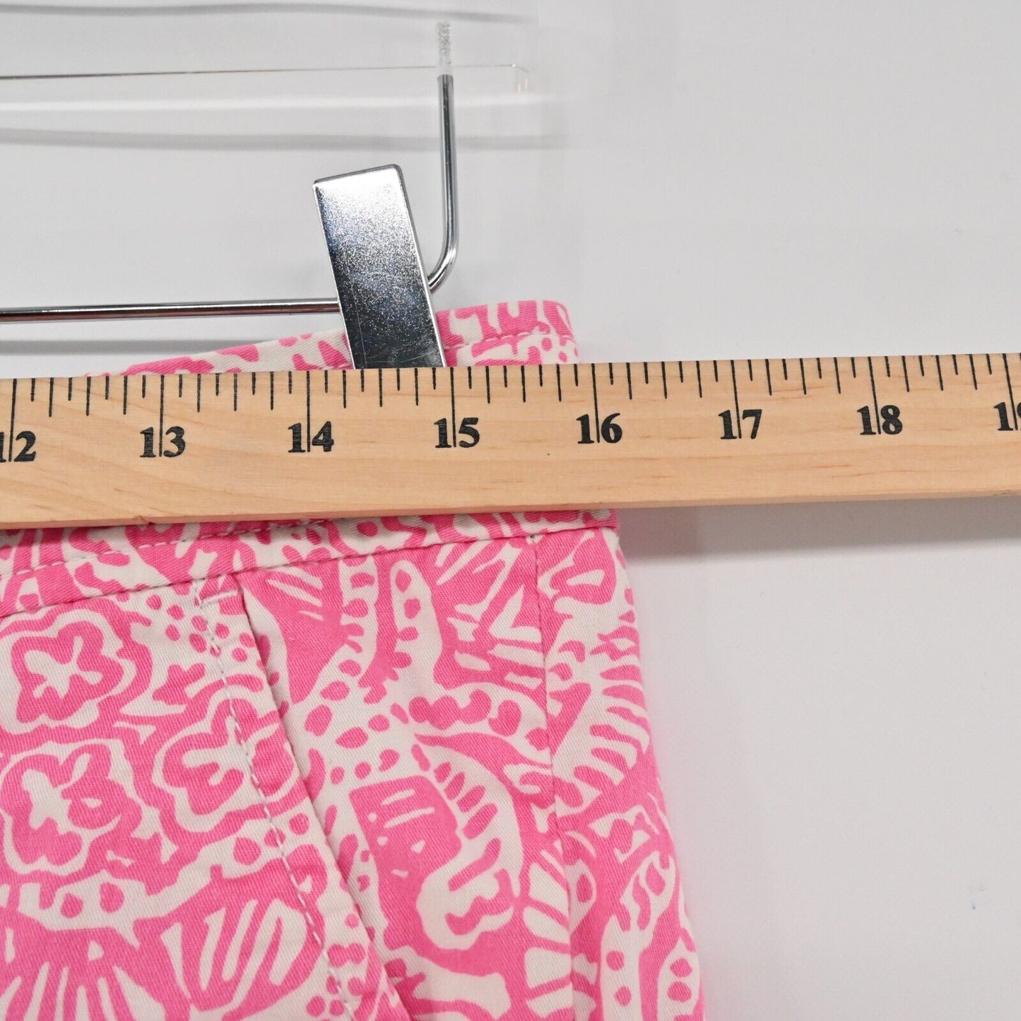 LILLY PULITZER Shorts Womens Size 4 Buttercup Scalloped 5" Pink White Print
