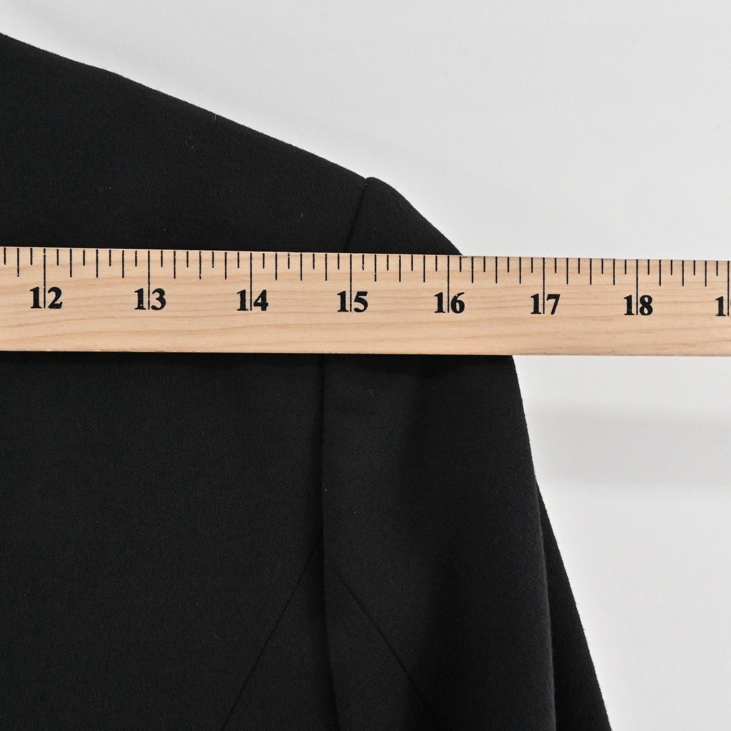 Badgley Mischka Beaded Jacket Size 6 Black Embellished Elegant Quiet Luxury Chic