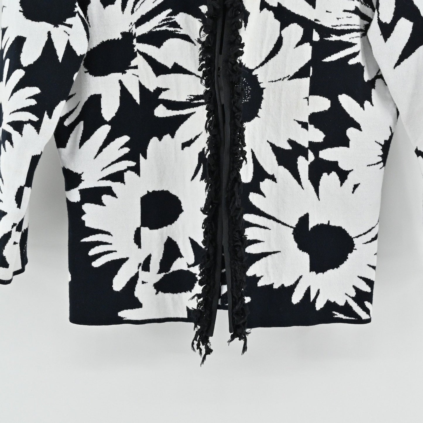 Marc Cain Womens Floral Knit Jacket Size M Black White Daisy Cardigan Luxurious