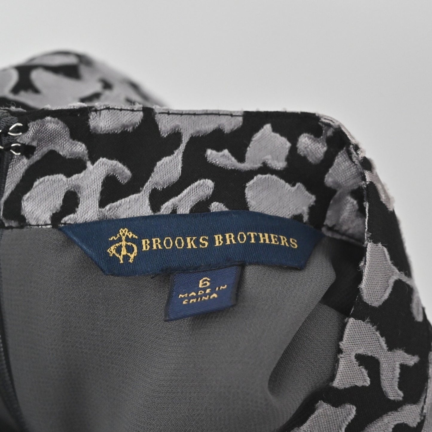 Brooks Brothers Floral Sheath Dress Sz 6 Black Gray Sleeveless Mock Neck Burnout