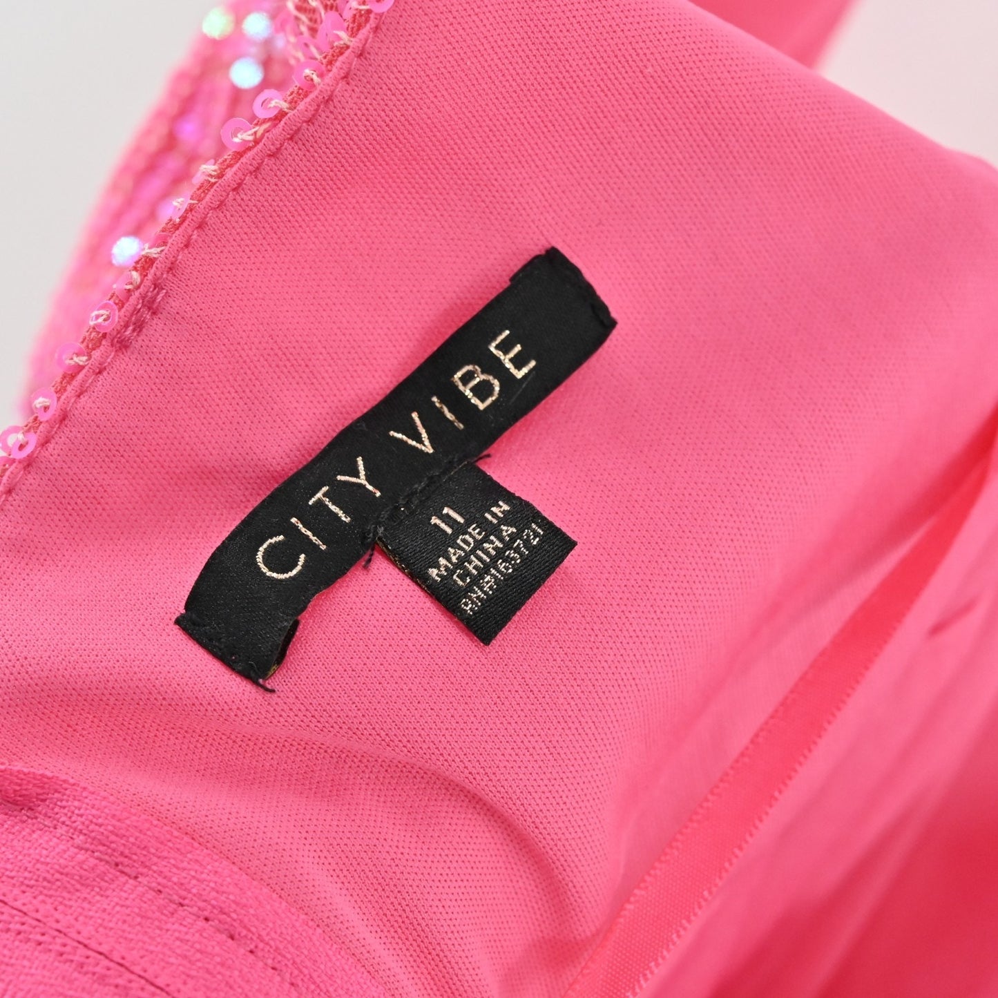 City Vibe Pink Sequin Dress Size 11 Sleeveless VNeck Mini Halter Sexy Barbie NEW
