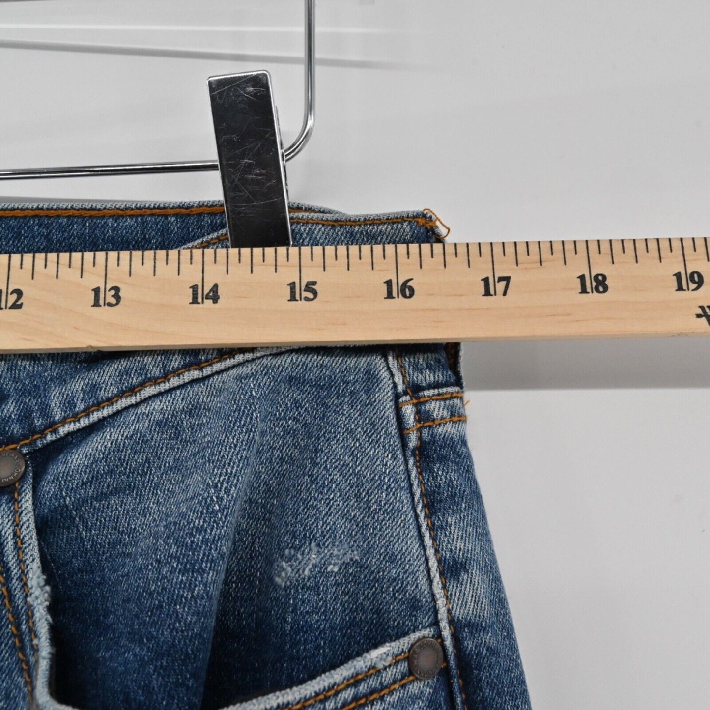 JOHNNY WAS Jeans Womens Size 29 Beaded Rhinestone Star The Boyfriend Relaxed Fit