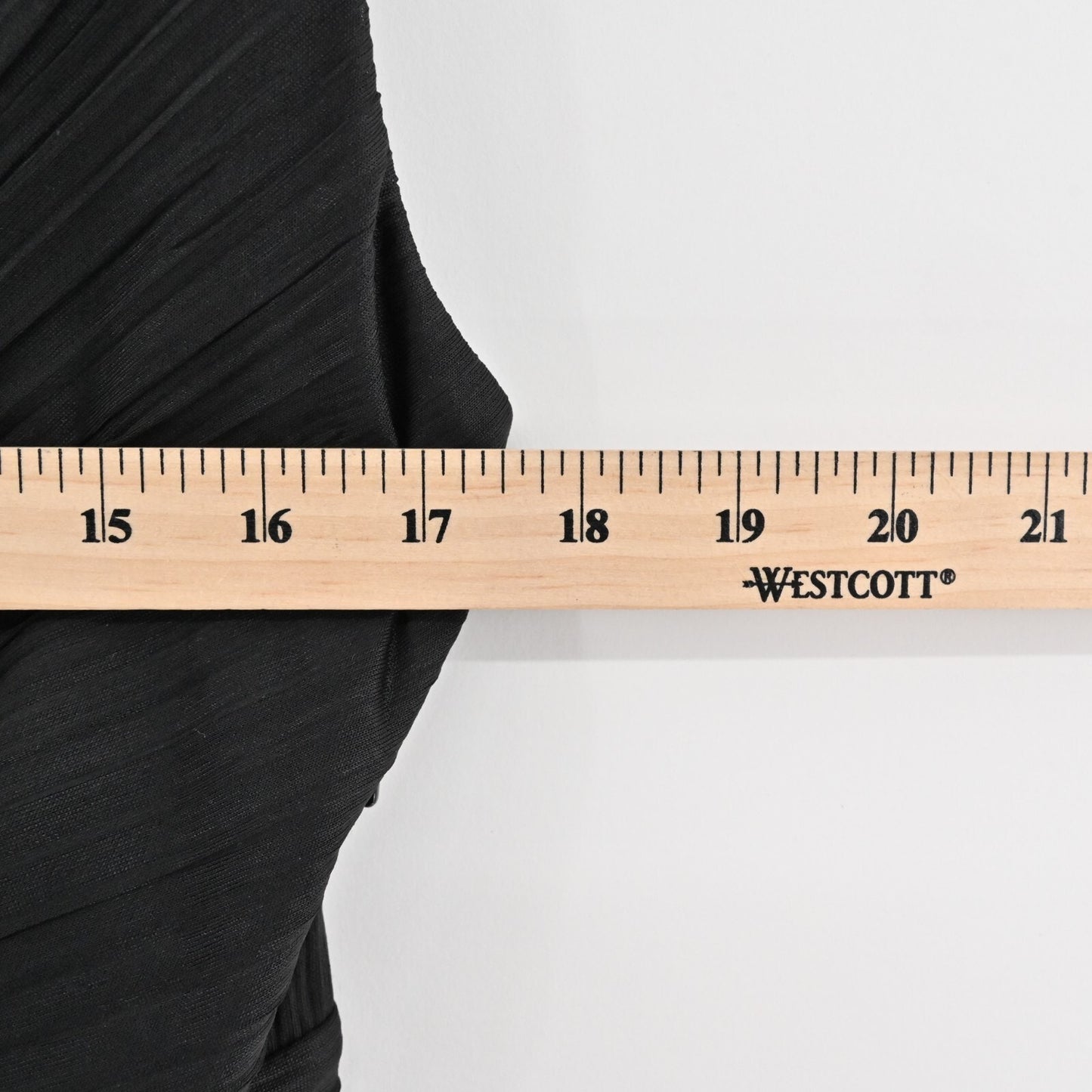 HALSTON HERITAGE Dress Size 4 Black Sleeveless VNeck Shirred Ruched Pleated LBD