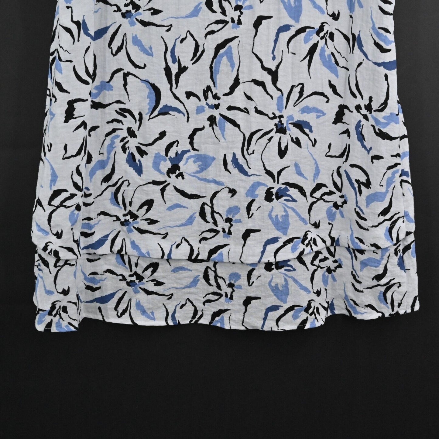 HABITAT Top Womens Size L Floral Blue Black Sleeveless Breathable Tiered Pockets
