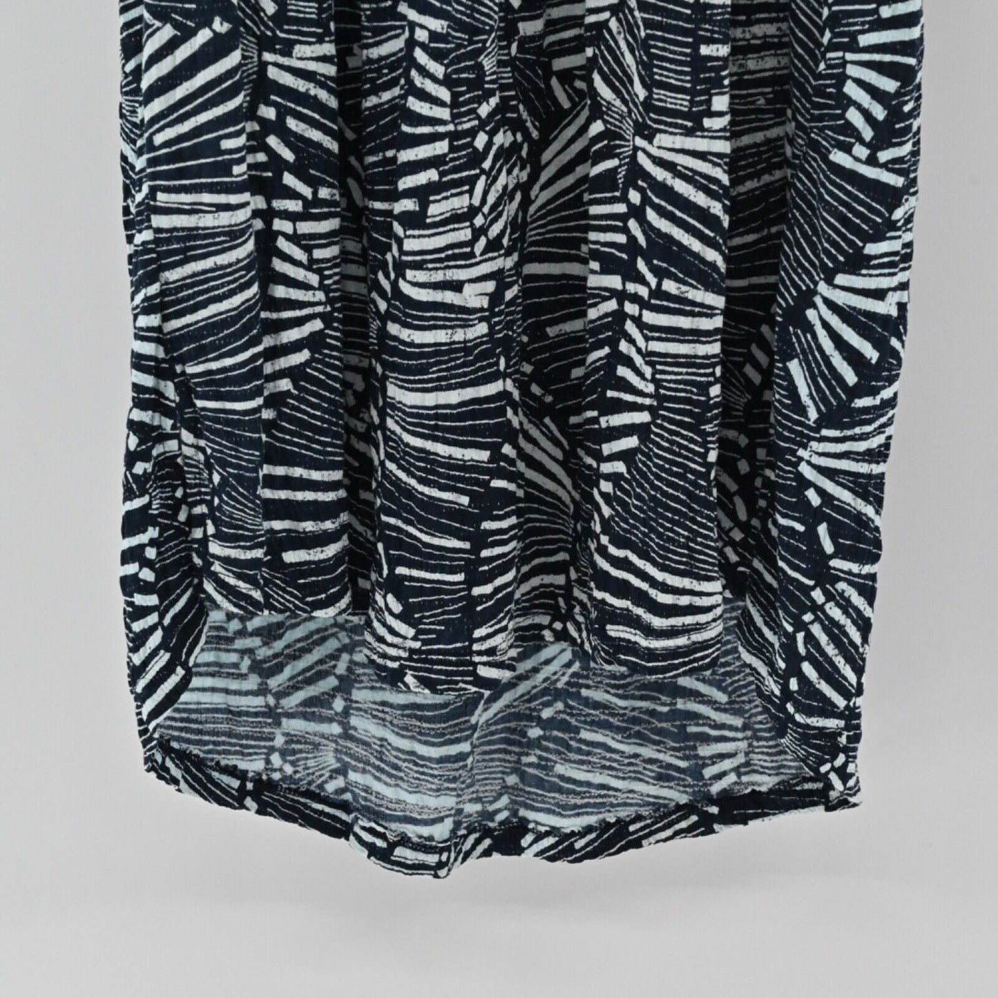 ANTHROPOLOGIE Top Women Sz XS Navy Blue White Geometric Riley Smocked Tunic Tank