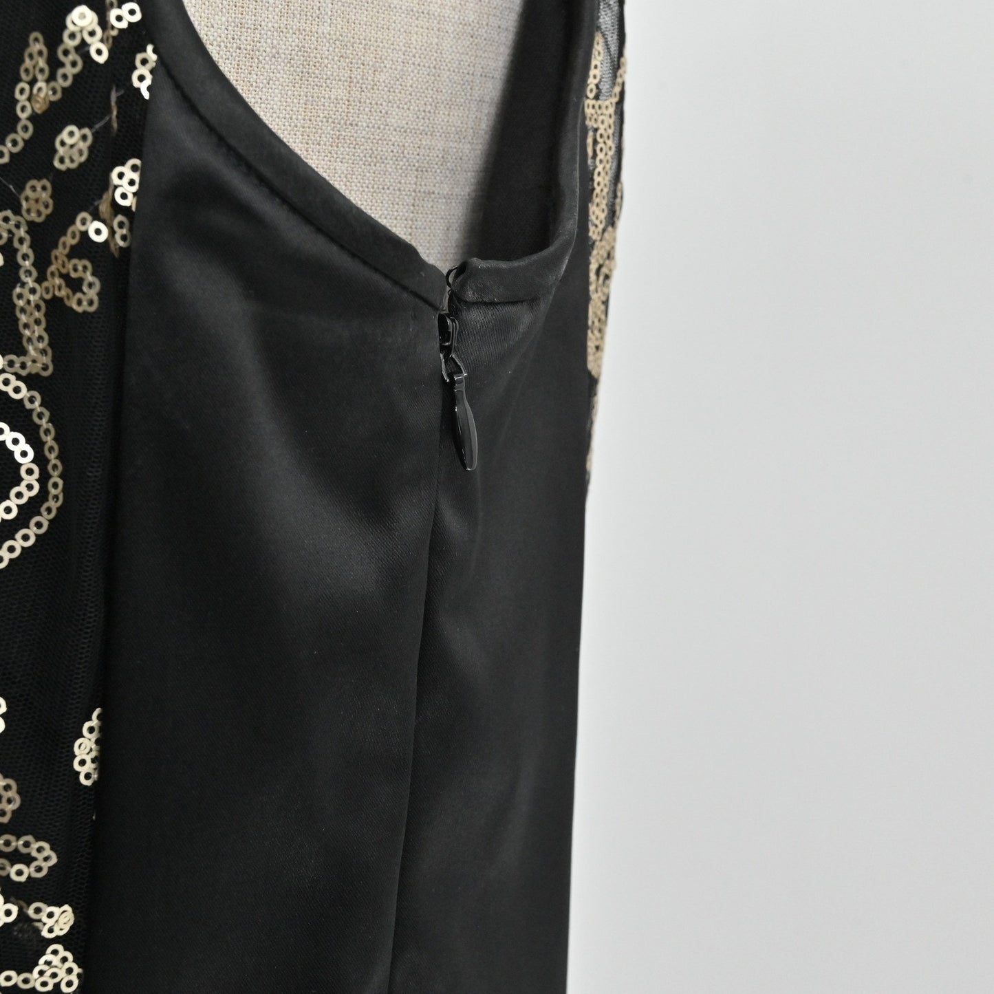 Donna Ricco Sequin Dress Size 12 Black Gold Sleeveless Retro Glam Cocktail Chic