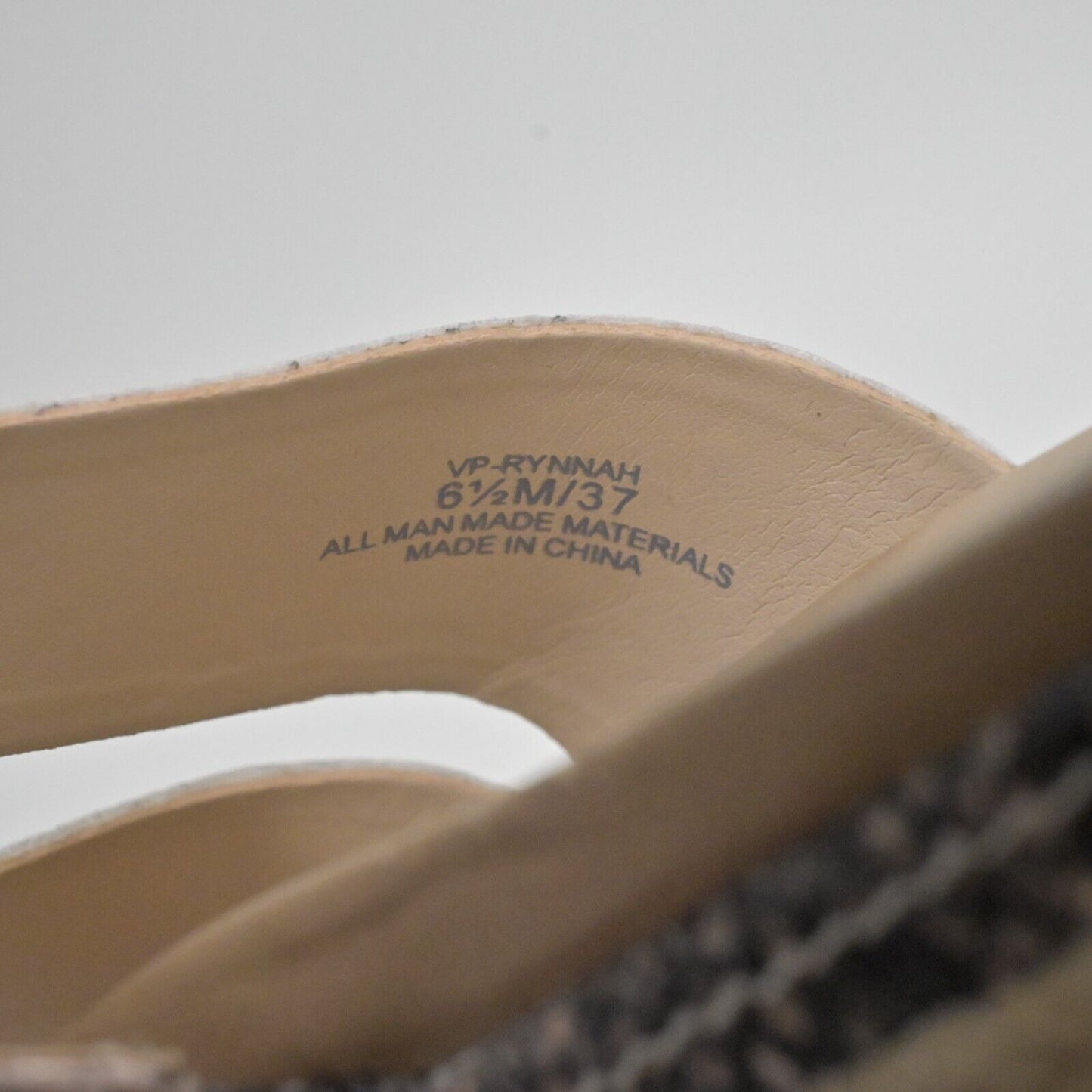 VINCE CAMUTO Sandals Womens Sz 6.5 Gray Snakeskin Print Rynnah Espadrille Slide