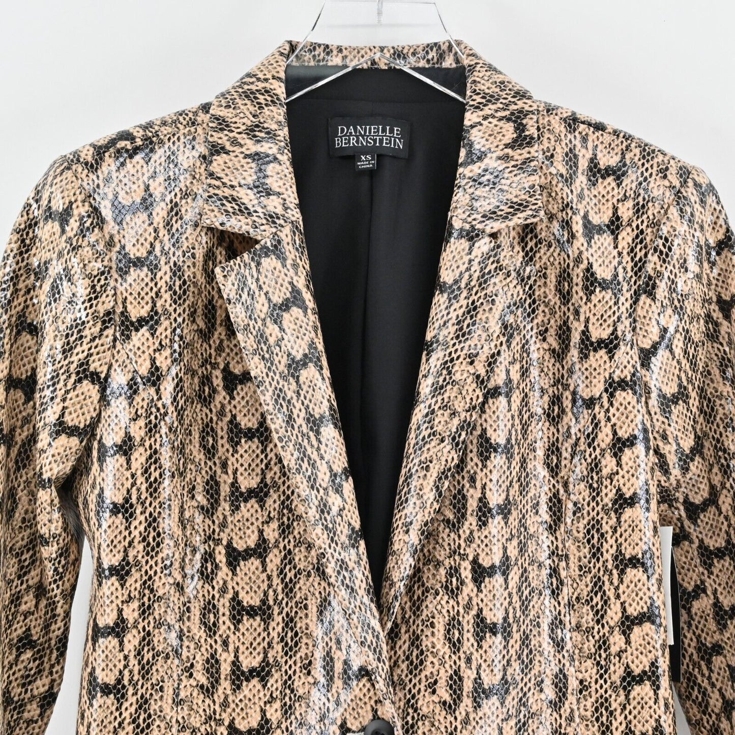 DANIELLE BERNSTEIN Jacket Womens XS Beige Animal Print Snake Blazer Mob Wife NEW