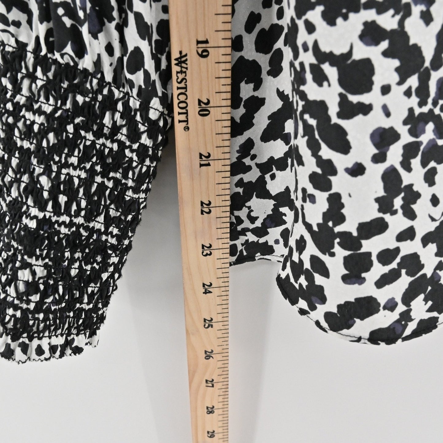 Marie Oliver Womens Silk Top Size XS Animal Print Black White Smocked Femnine