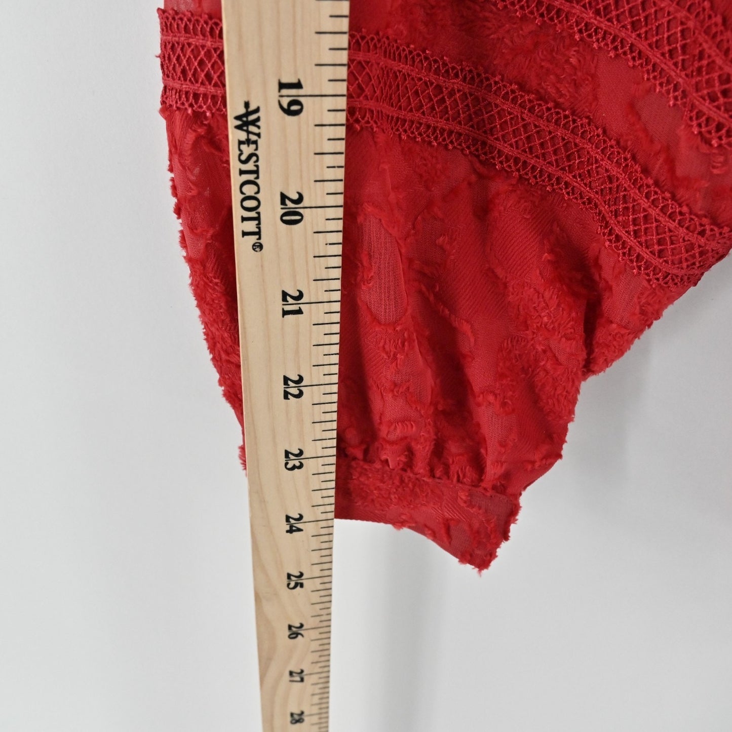 Chicos Clipped Jacquard Tie Front Top Size L Razzie Red Popover Balloon Sleeve