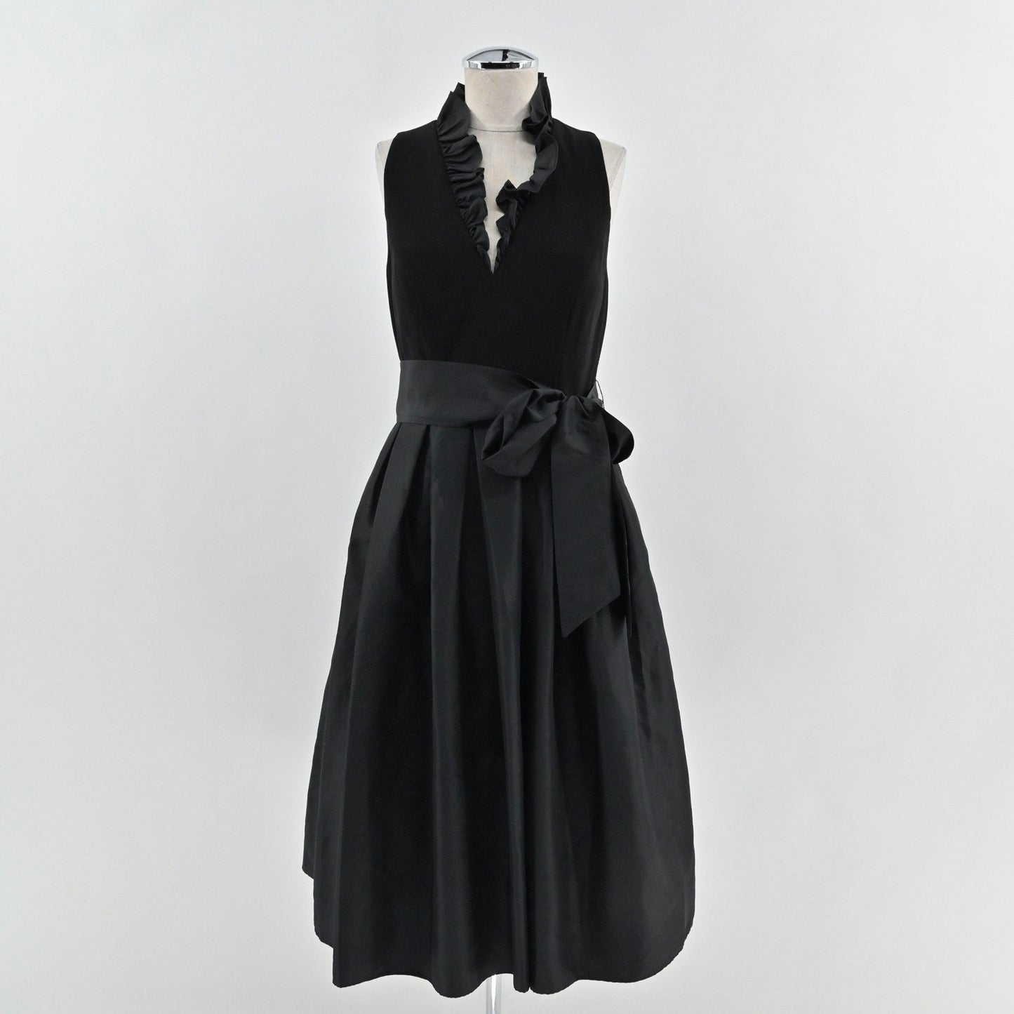 Jessica Howard Ruffled Collar Fit Flare Dress Size 6 Vamp Dark Romantic Black