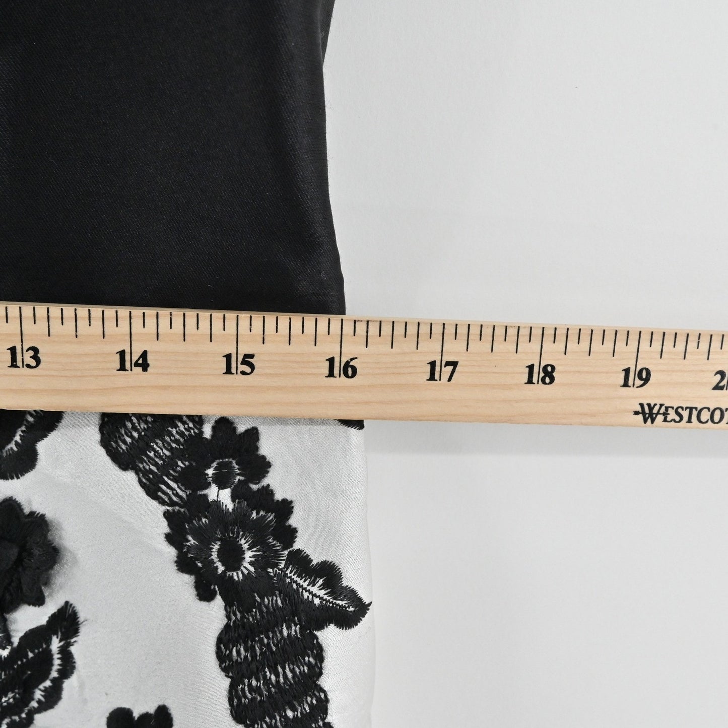 SHANNON MCLEAN Dress Womens Size L Black White Floral Embroidered Mini Sheath