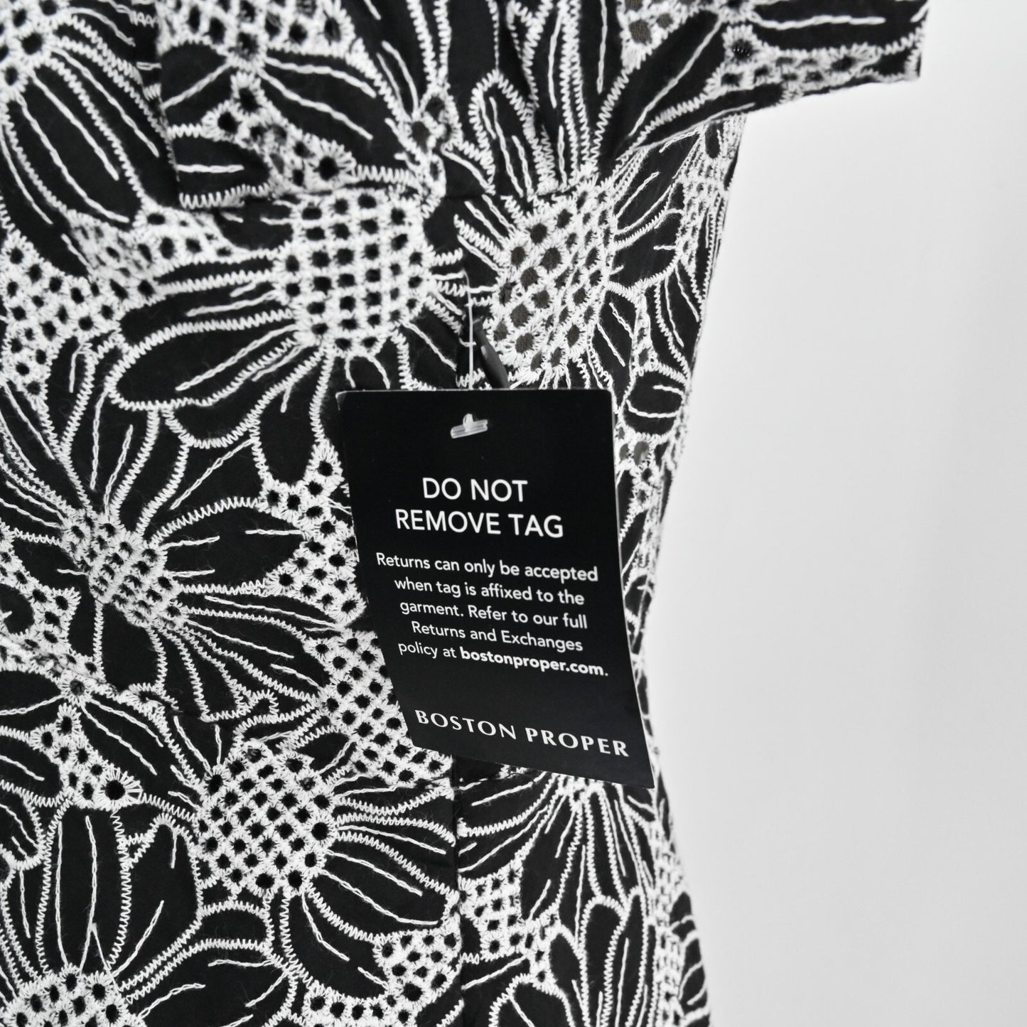 BOSTON PROPER Embroidered Dress Sz 6 Black White Floral Puff Sleeve Flounce Hem