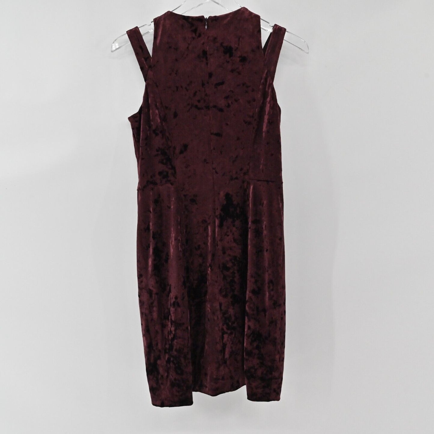MAGGY LONDON Dress Womens Size 6 Burgundy Sheath Crushed Velvet Cut Out Shoulder