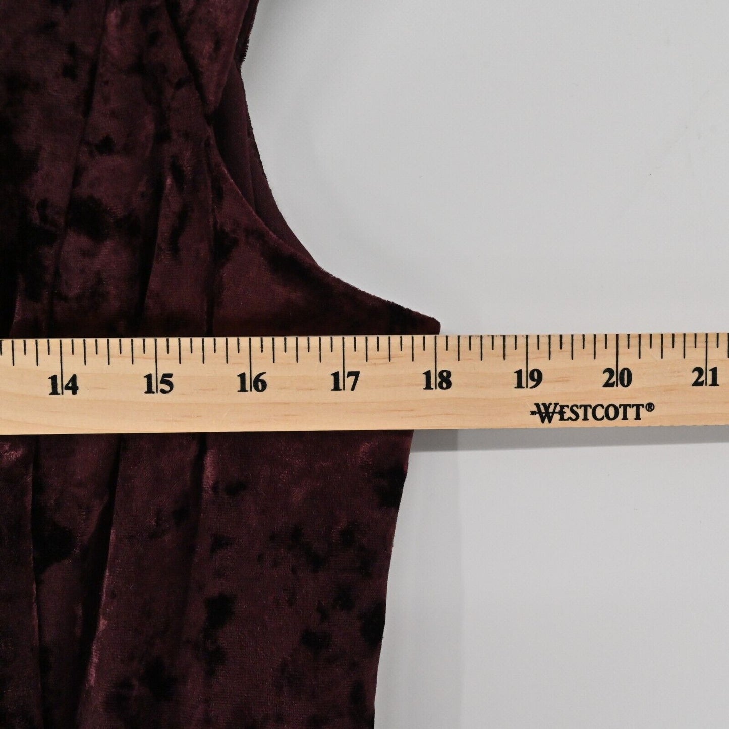 MAGGY LONDON Dress Womens Size 6 Burgundy Sheath Crushed Velvet Cut Out Shoulder