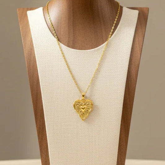 Relief Texture Hollow Heart Pendant Necklace Gold Tone Stainless Steel