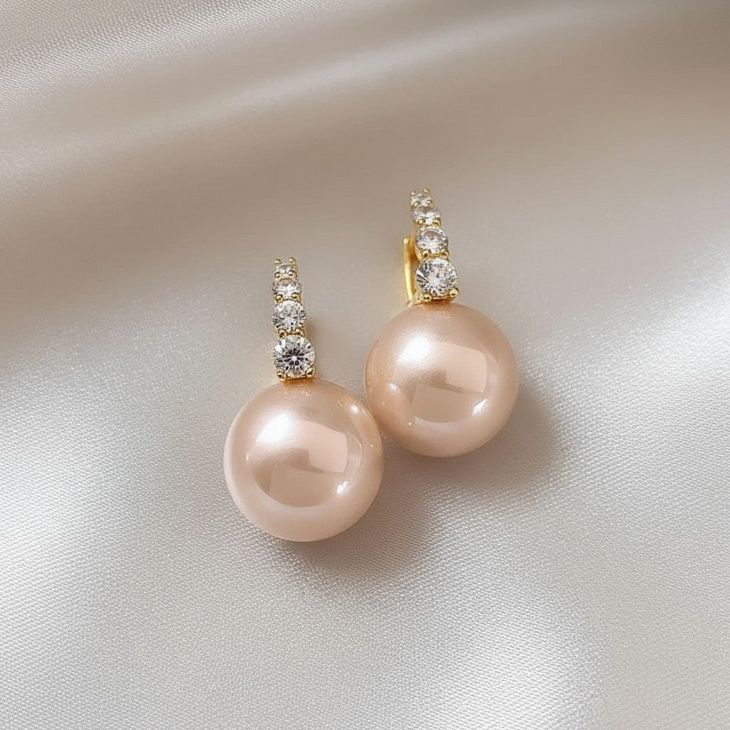 Lynn's Closet Boutique Pearl Studs
