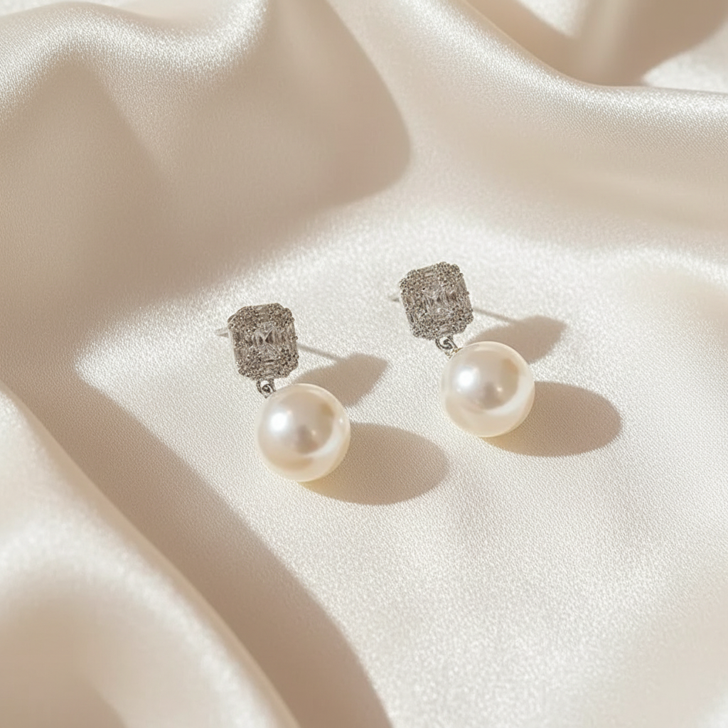 Lynn's Closet Boutique Unique Temperament Pearl Earrings