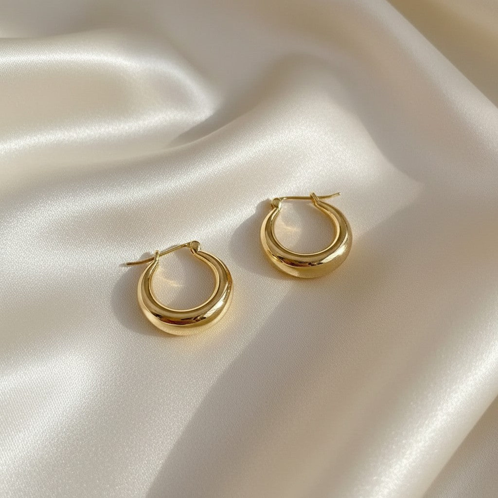 Lynn's Closet Boutique gold tone Chunky U-Shape Earrings