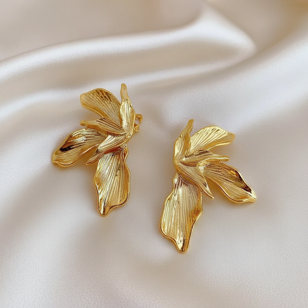 Lynn's Closet Boutique 3D Petal Large Earrings