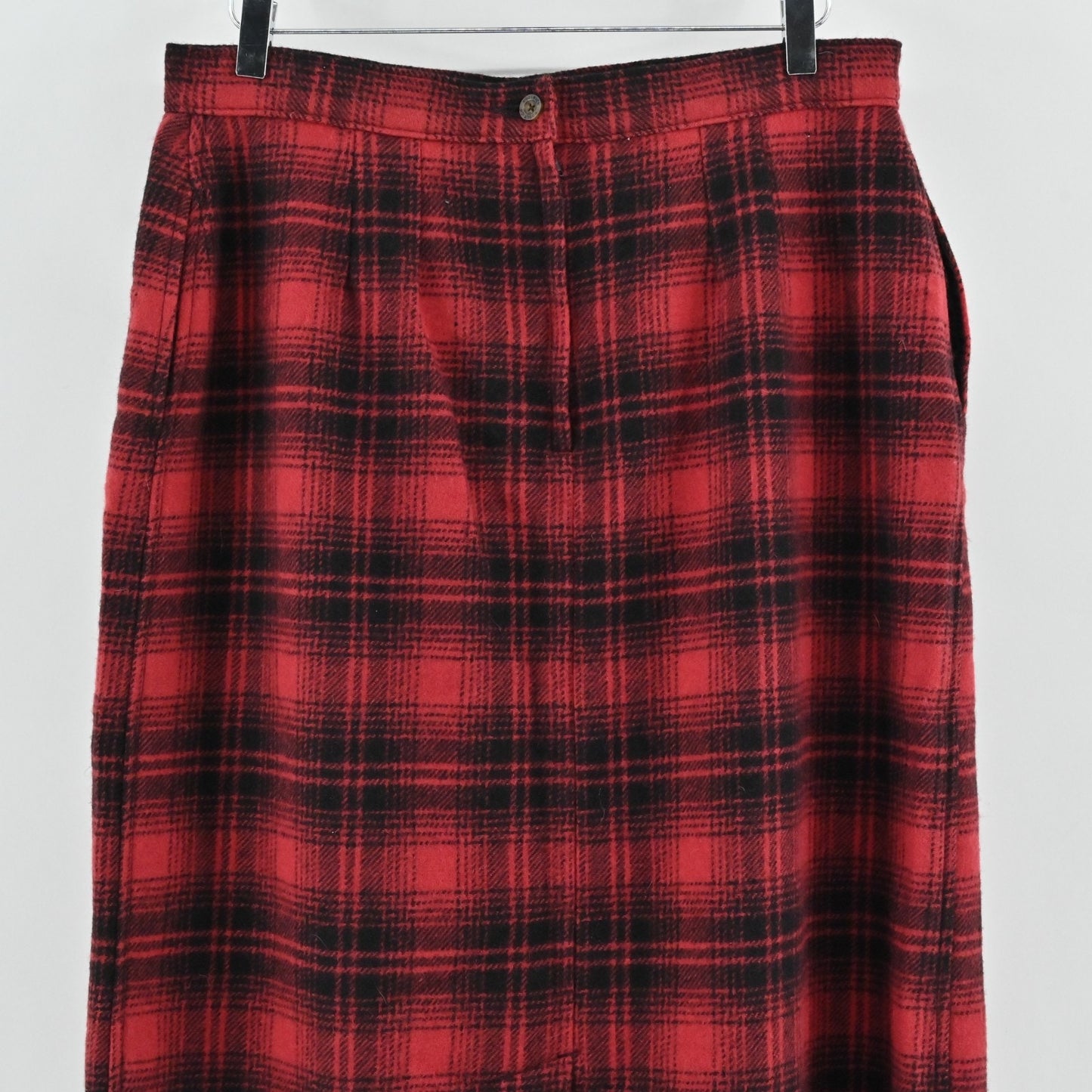 VTG Woolrich Womens Wool Plaid Skirt 16 Midi Red Black Fringe Deadstock Holiday