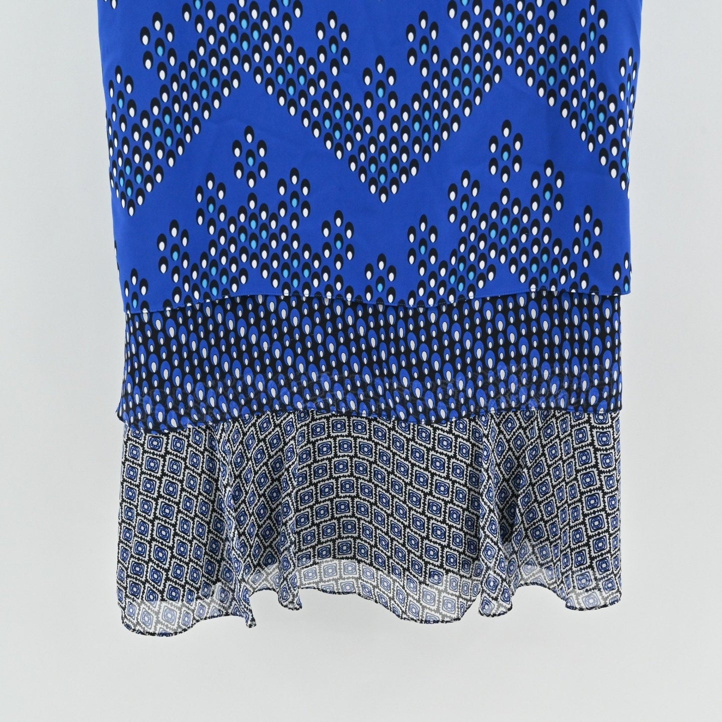 DVF Liza Silk Dress Size L Layered Crepe Ruffle Blue Chevron Sleeveless Elegant