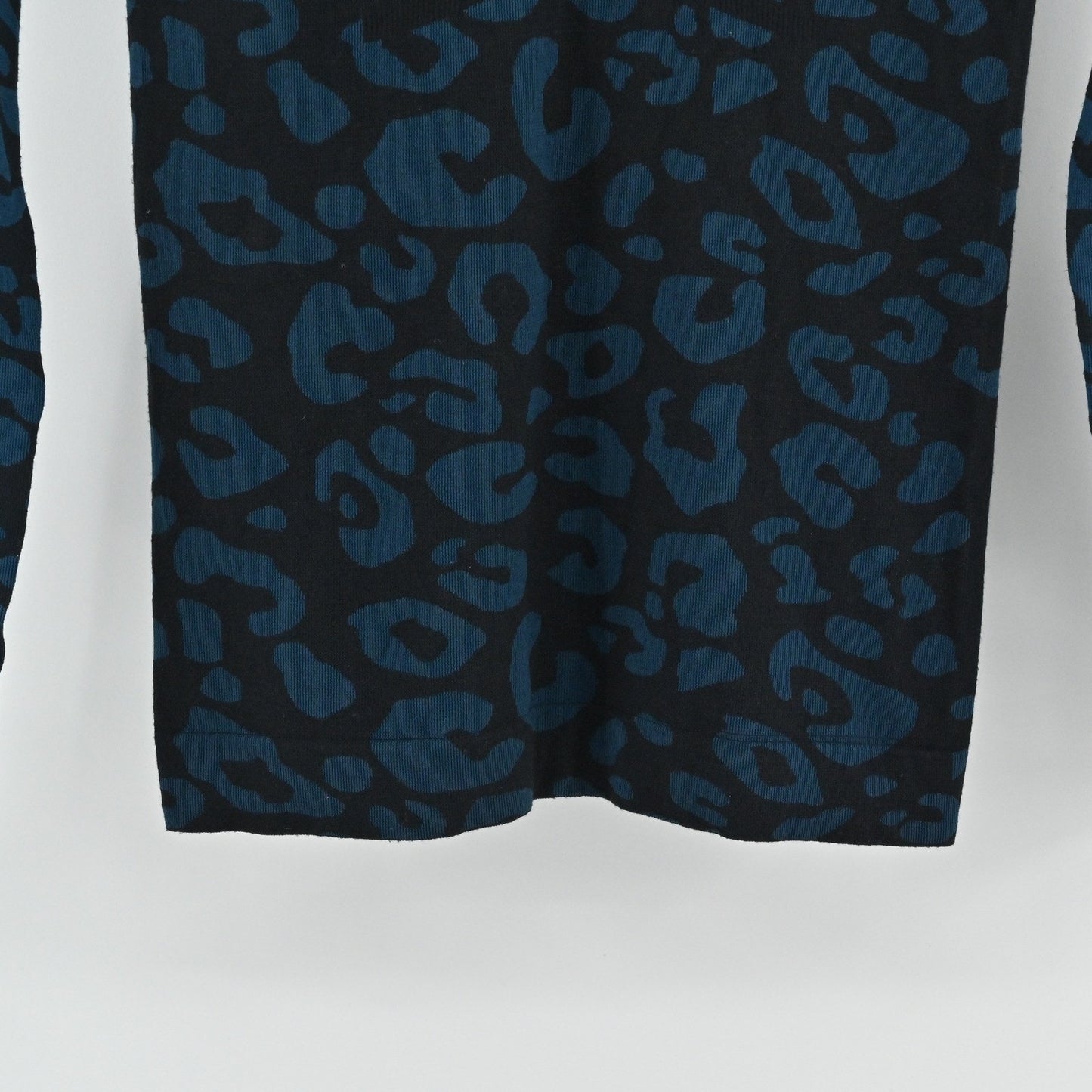SWEATY BETTY Glisten Seamless Long Sleeve Top Size XS Blue Black Animal Athletic